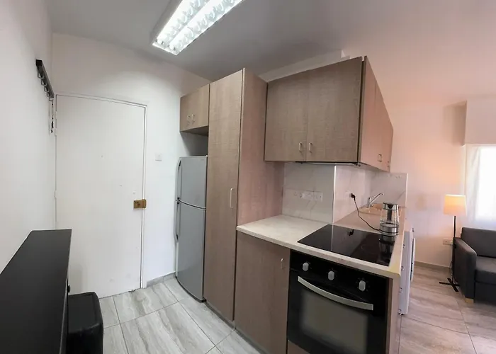 уютные с балконом Lemesos